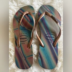 HAVAIANAS Slim Flip Flops Iridescent Gold Size 9/10